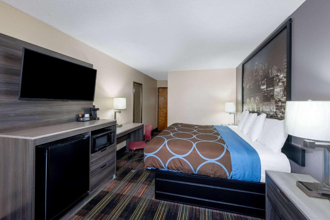 Super 8 By Wyndham Kansas City At Barry Road/Airport Bagian luar foto
