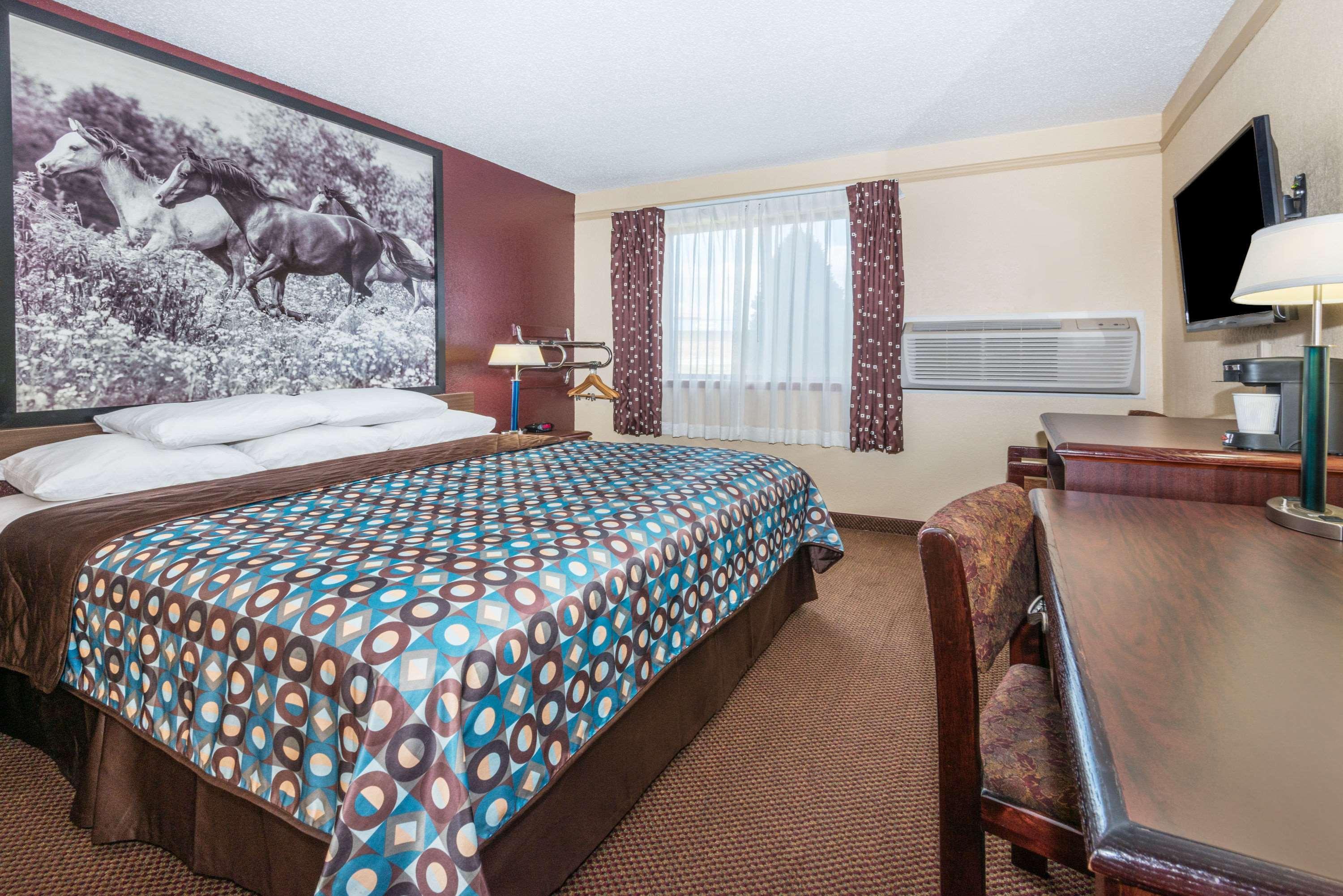Super 8 By Wyndham Kansas City At Barry Road/Airport Bagian luar foto