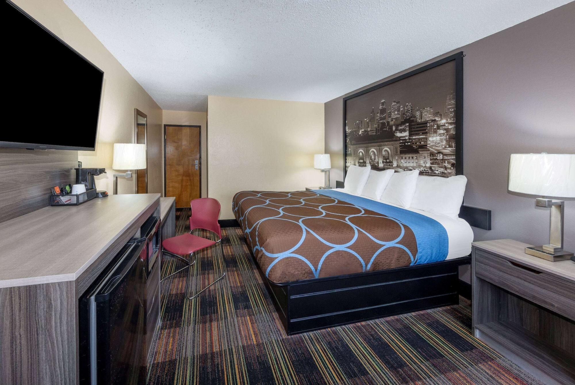Super 8 By Wyndham Kansas City At Barry Road/Airport Bagian luar foto