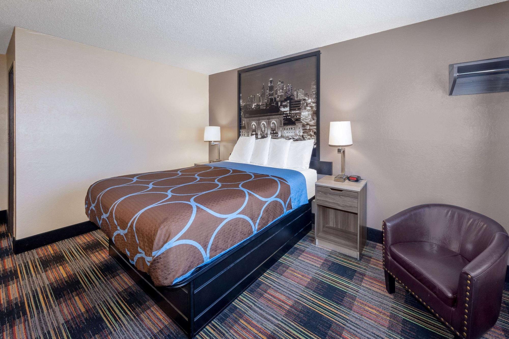 Super 8 By Wyndham Kansas City At Barry Road/Airport Bagian luar foto